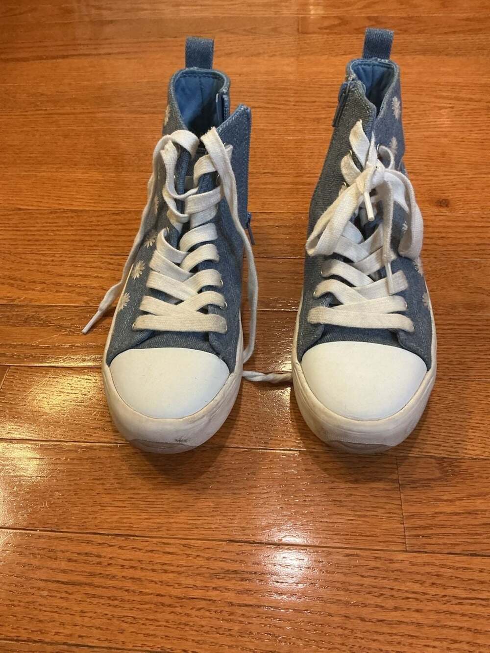 Art Class High Top Sneakers Size 3 Blue Denim Daisy Embroidery